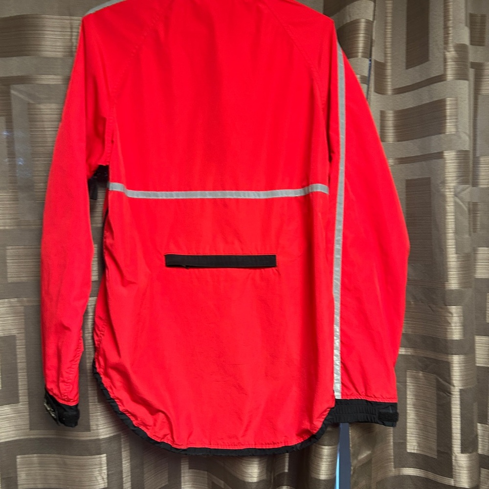 MEC Men's Vibrant Red Windbreaker with Reflective Accents
